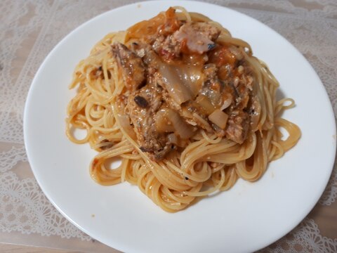 サバ缶でトマトソースパスタ